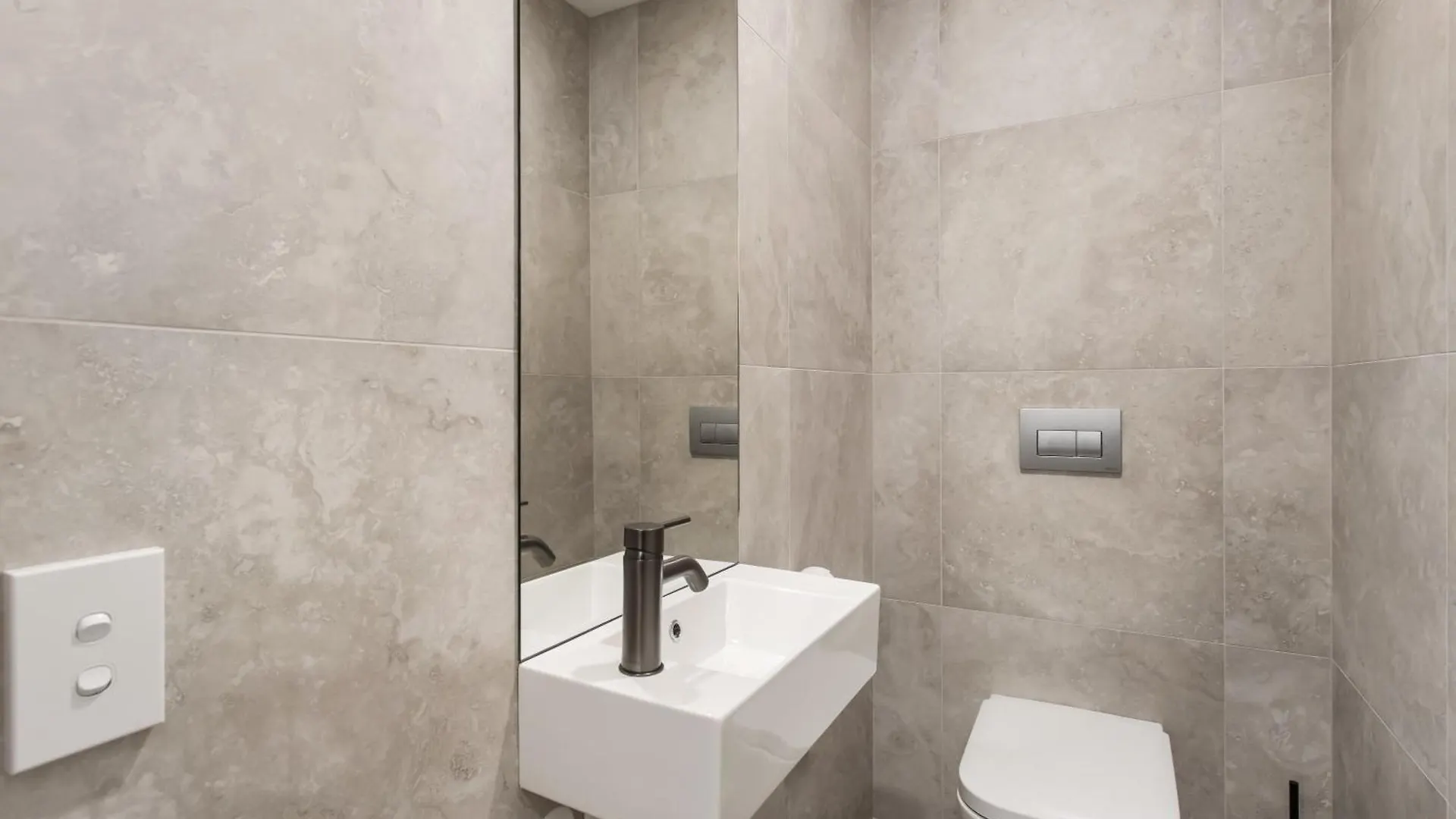 A Luxurious Retreat Sleeps 6 Apartment Christchurch